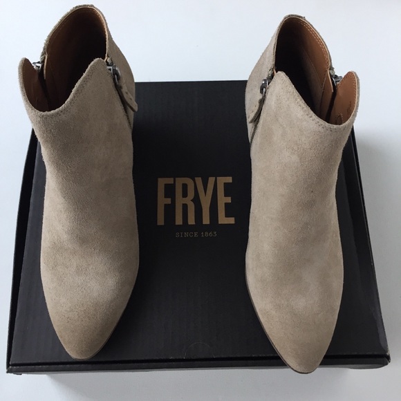 Frye Shoes - LAST PAIR!! New Frye Judith Zip Distressed Booties